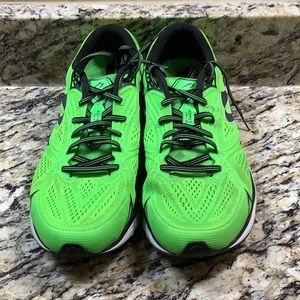 Men’s Newton Kismet 6 Running Shoe 11.5 D Green Beautiful Condition!